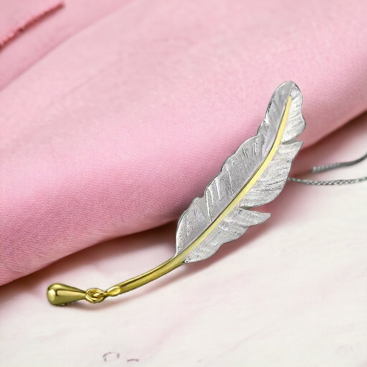 Airy Silver Feather Necklace