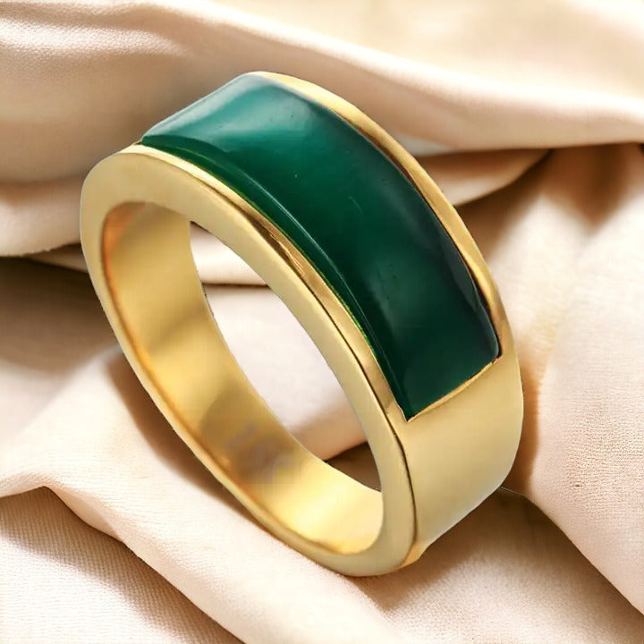 Classic Emerald Whisper Ring