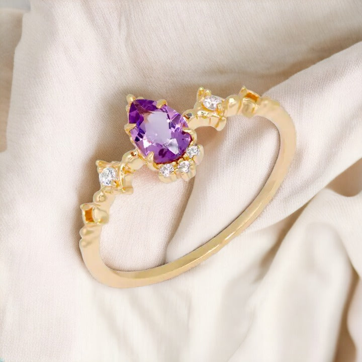 Dainty Amethyst Poise Ring