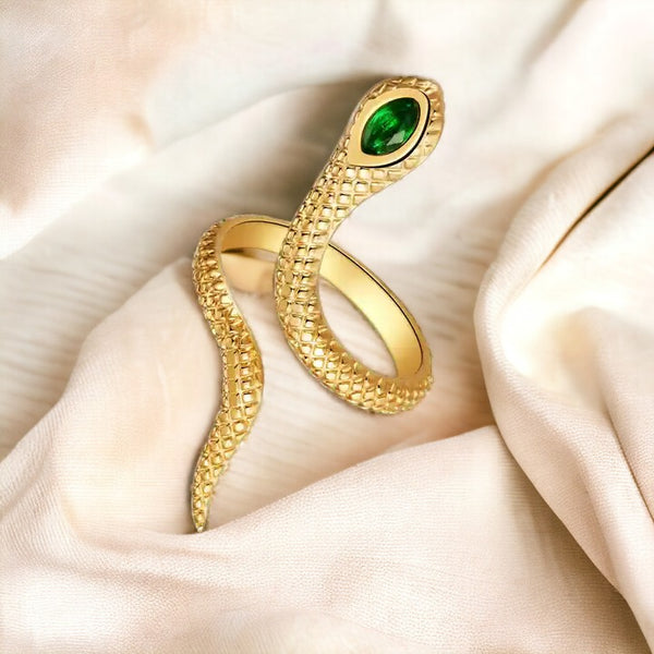 Elegant Emerald Snake Ring Gold