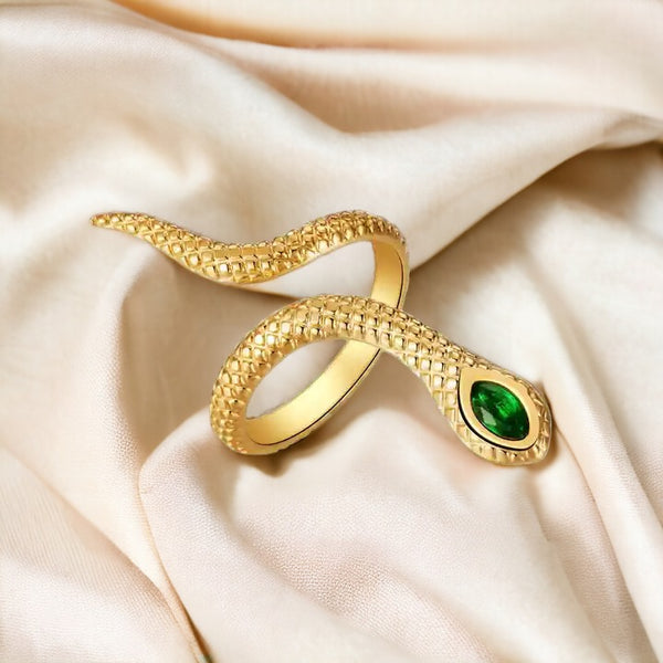 Elegant Emerald Snake Ring Gold