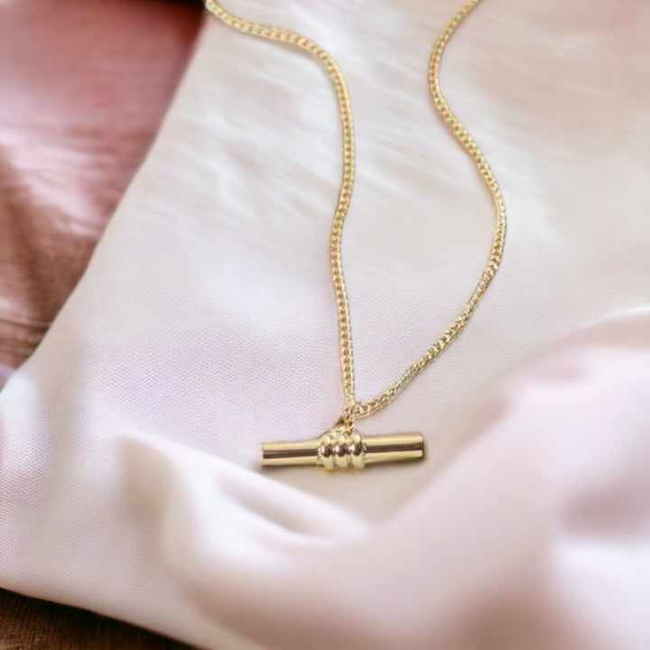 Graceful Gold T-Bar Necklace