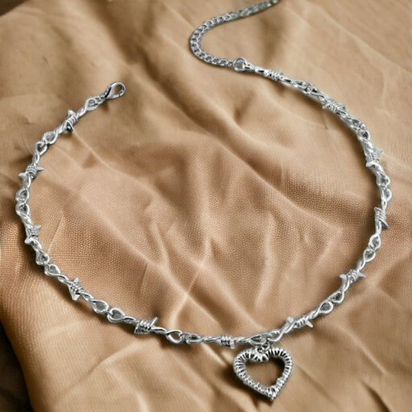Heart Nightfall Barbed Wire Necklace Silver