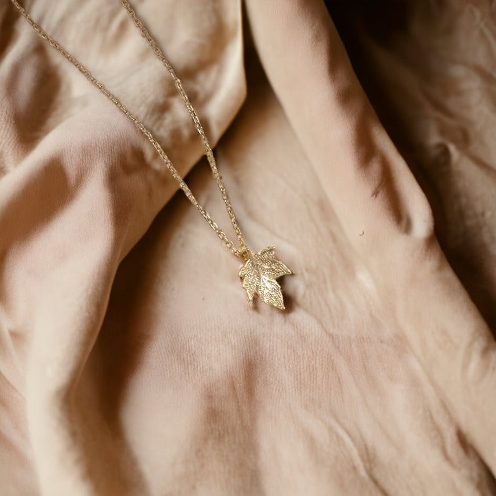 Maple Graceful Leaf Gold Necklace