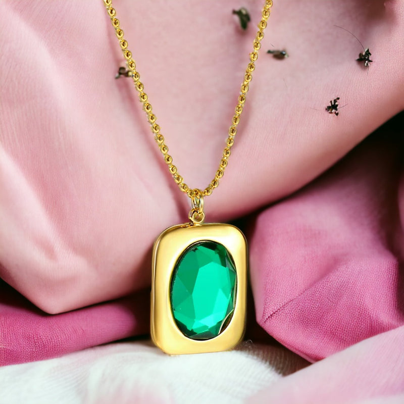 Emerald Necklace Gold Harmony