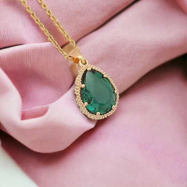 Serenity Emerald Necklace Gold