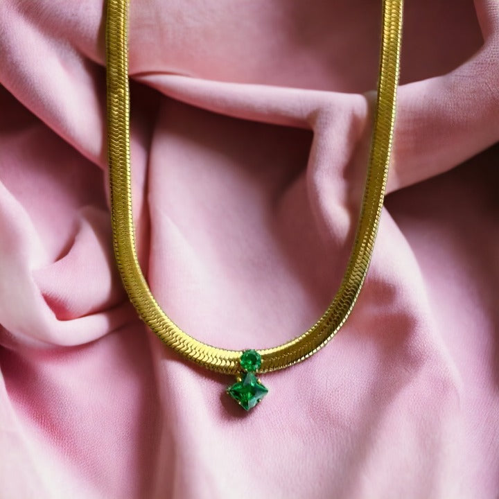 Loving Star Emerald Necklace