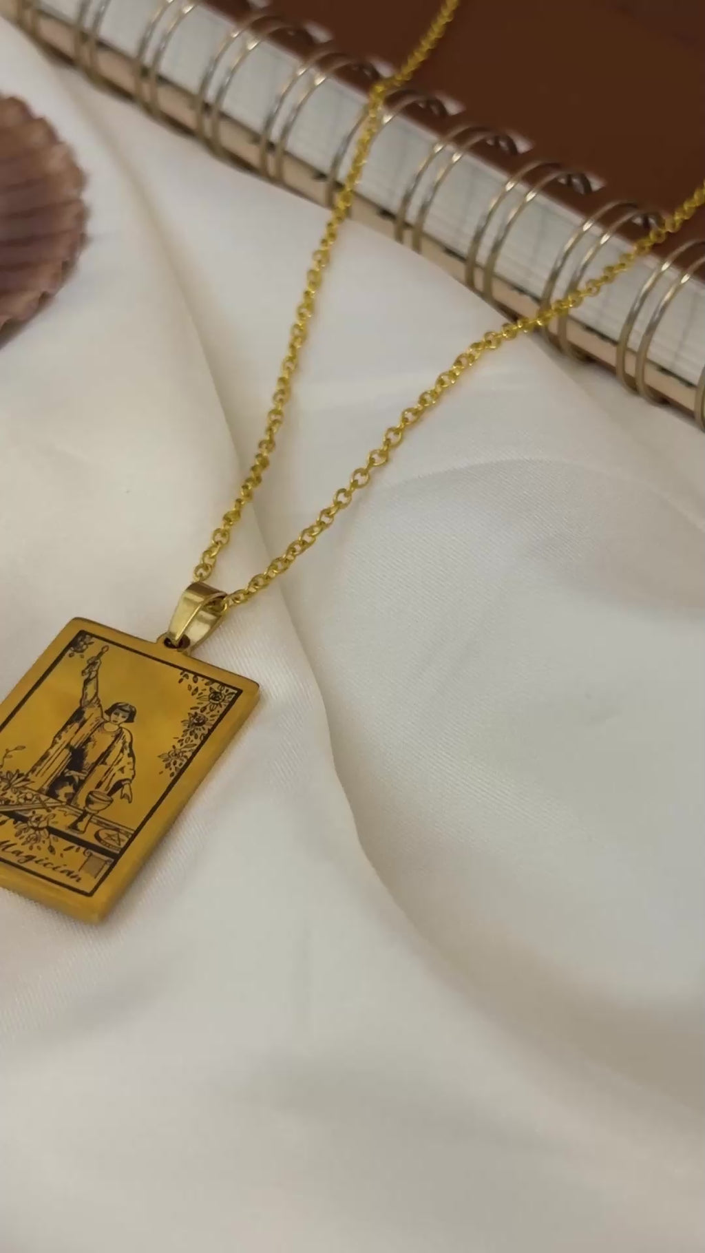 The-Lovers-Vintage-Tarot-Card-gold-Necklace